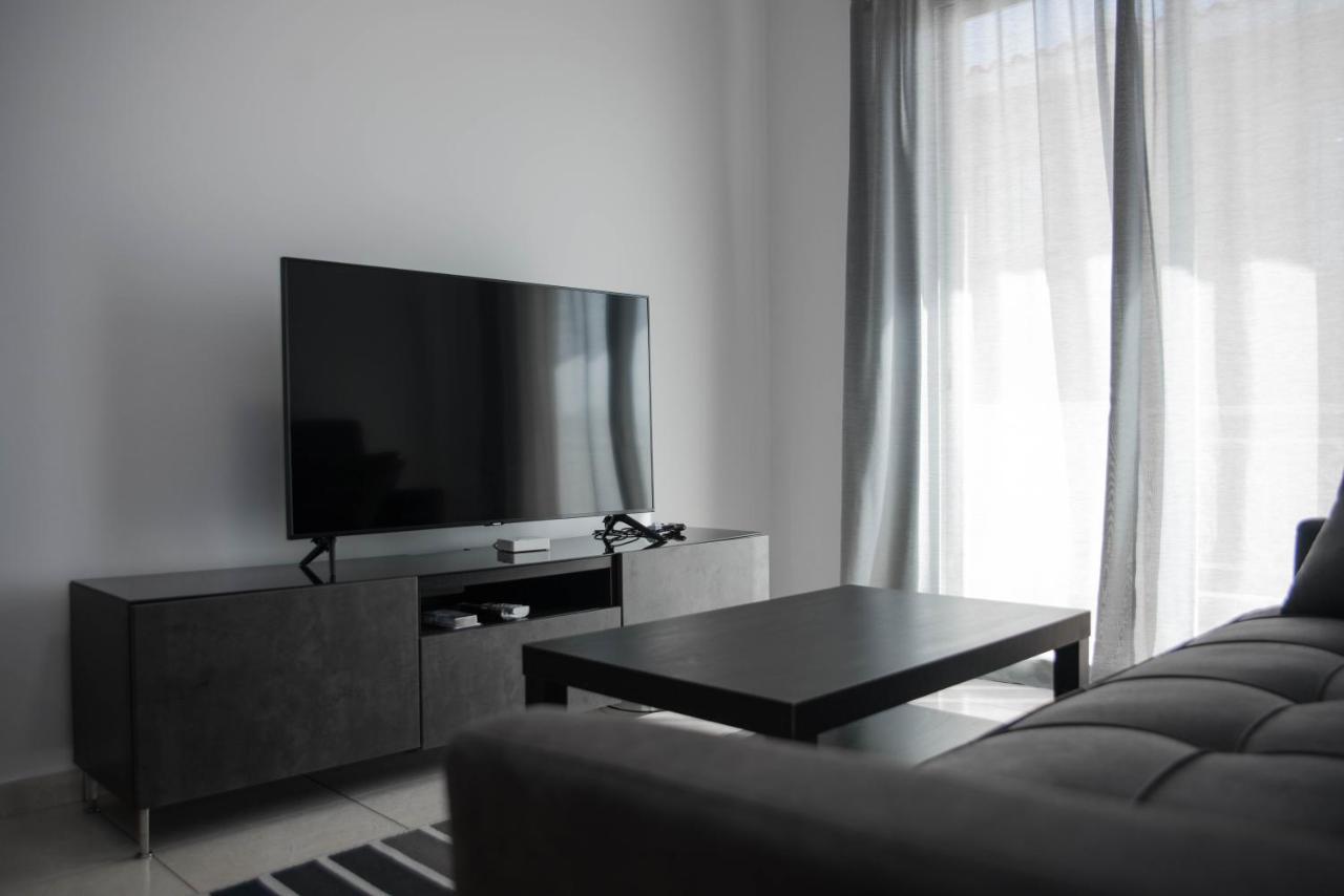Renovated One Bedroom Apartment In Paphos With Pool Dış mekan fotoğraf