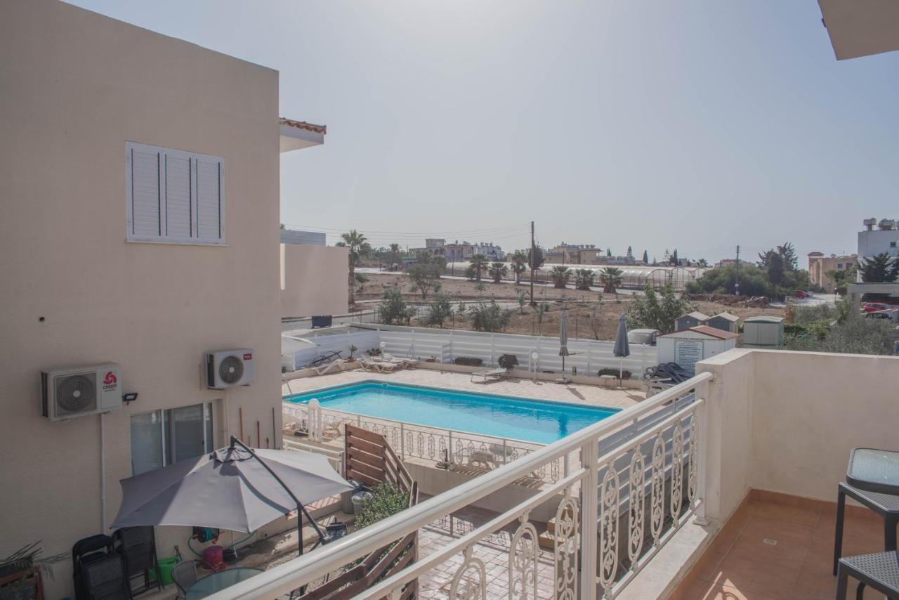 Renovated One Bedroom Apartment In Paphos With Pool Dış mekan fotoğraf