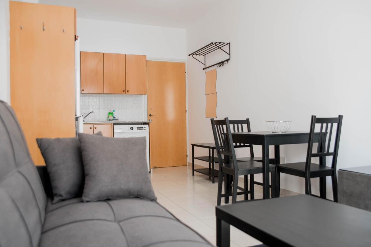 Renovated One Bedroom Apartment In Paphos With Pool Dış mekan fotoğraf