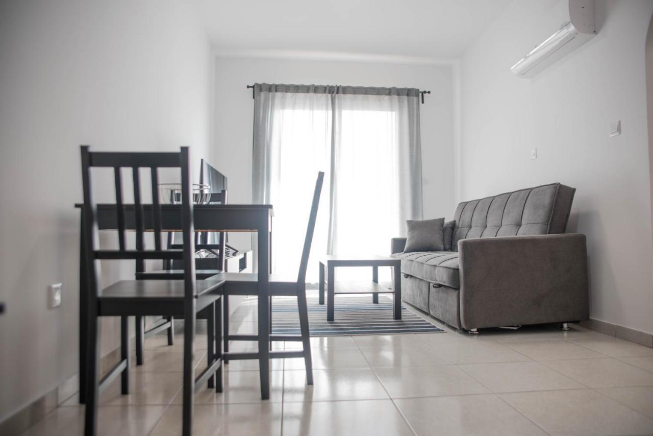 Renovated One Bedroom Apartment In Paphos With Pool Dış mekan fotoğraf