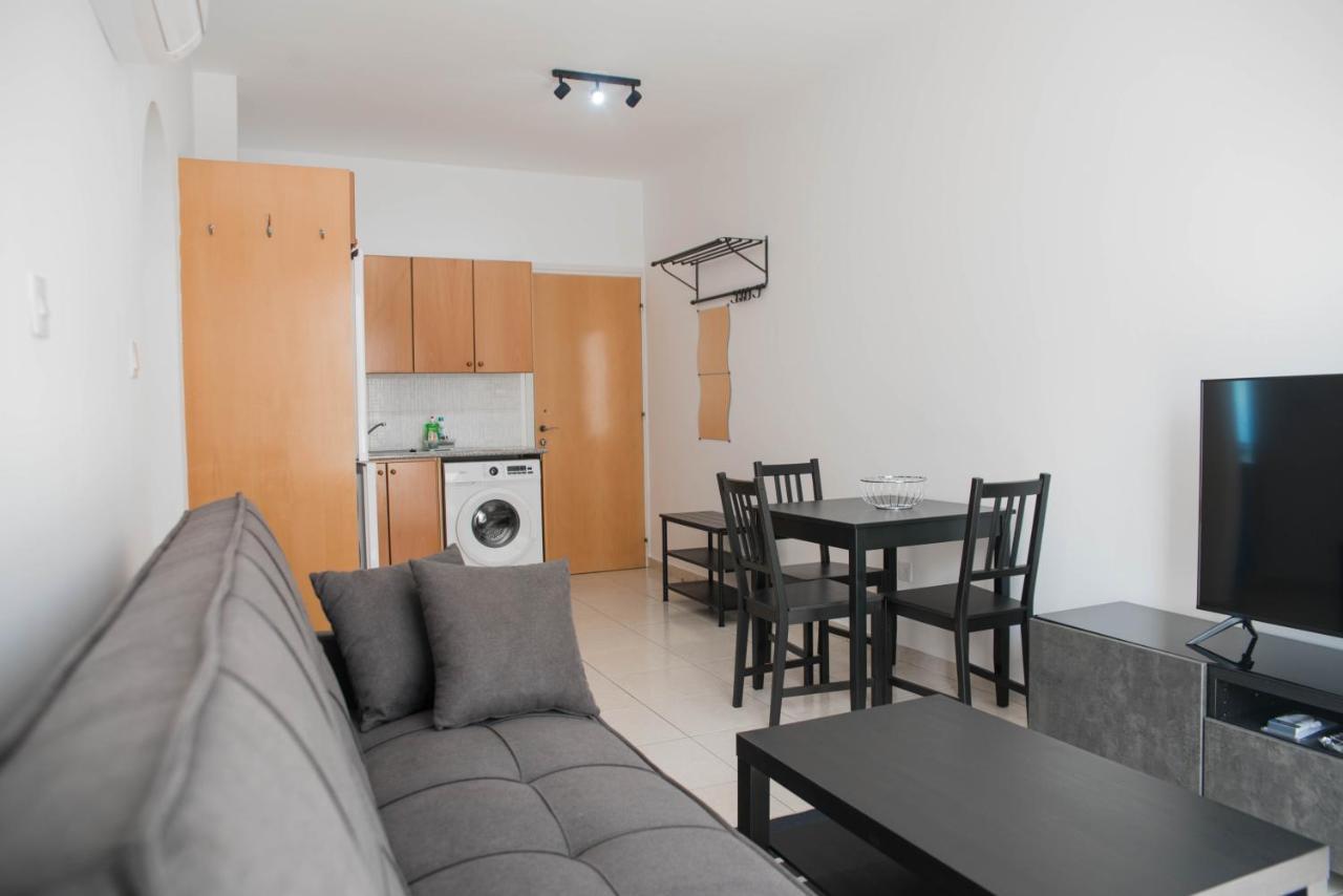 Renovated One Bedroom Apartment In Paphos With Pool Dış mekan fotoğraf