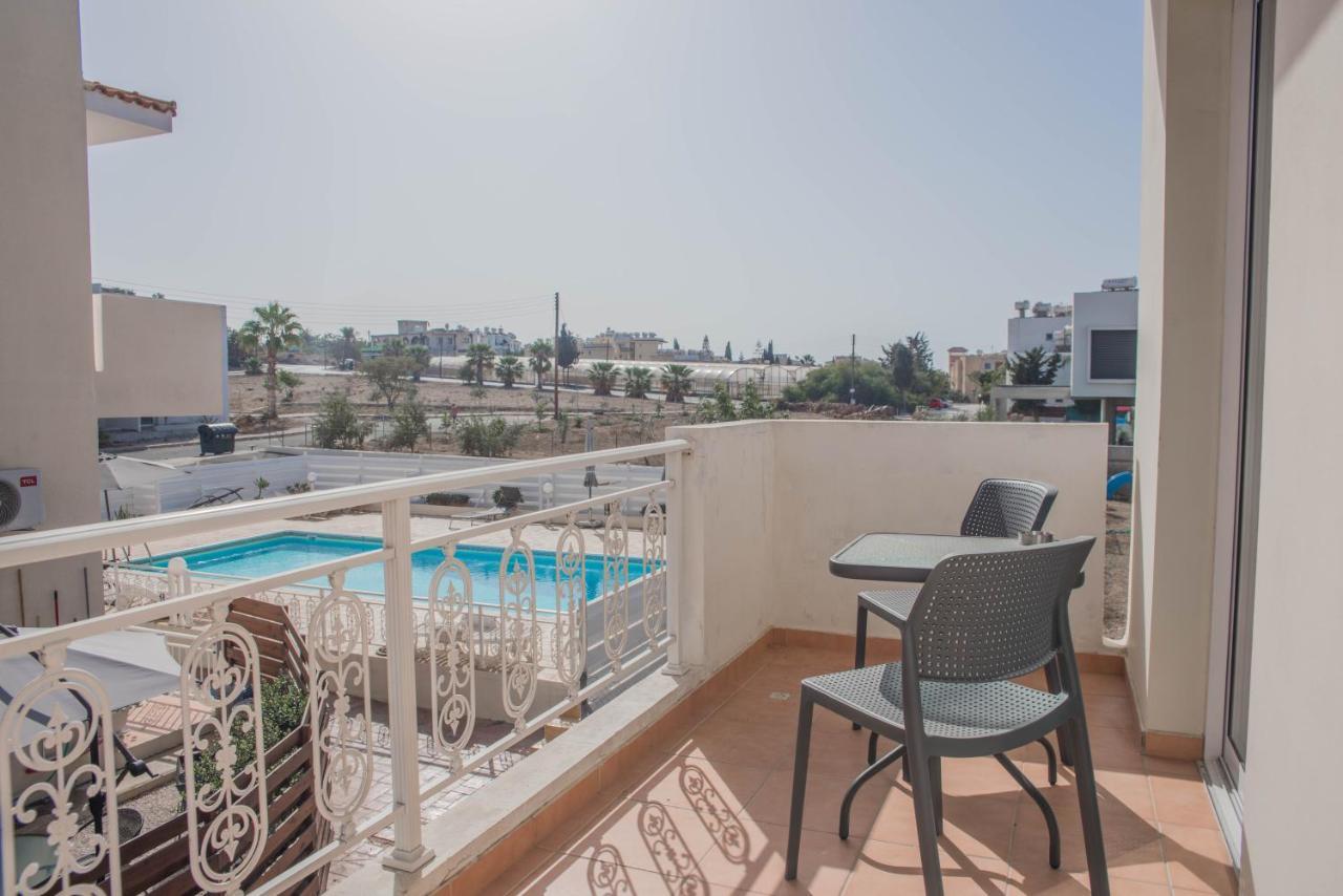 Renovated One Bedroom Apartment In Paphos With Pool Dış mekan fotoğraf